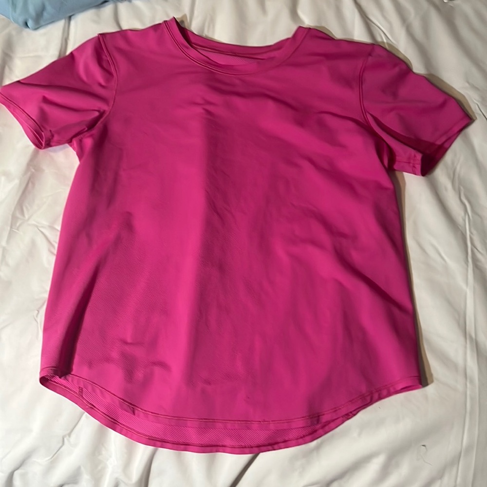 sonic pink lulu lemon tshirt